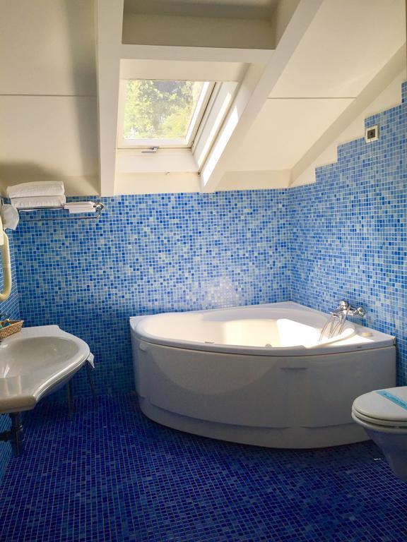 Double Room Spa Bath,425076087:JPEG