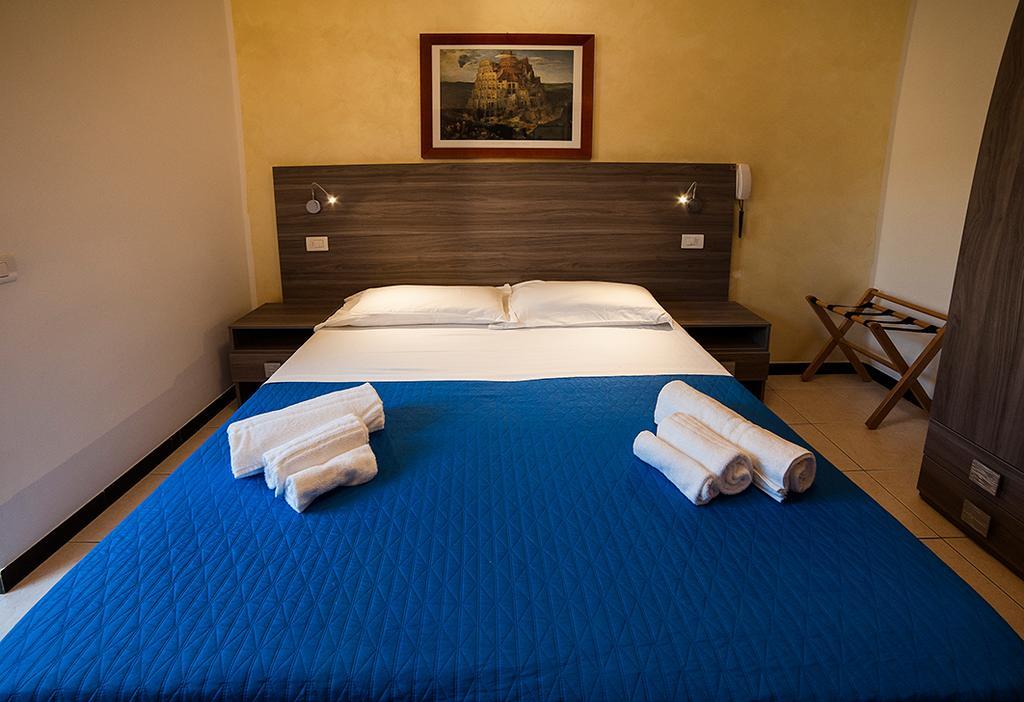 Double or Twin Room,436971153:JPEG