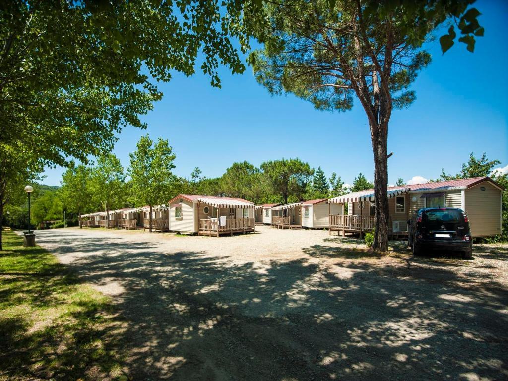 Three-Bedroom Mobile Home,43810711:JPEG