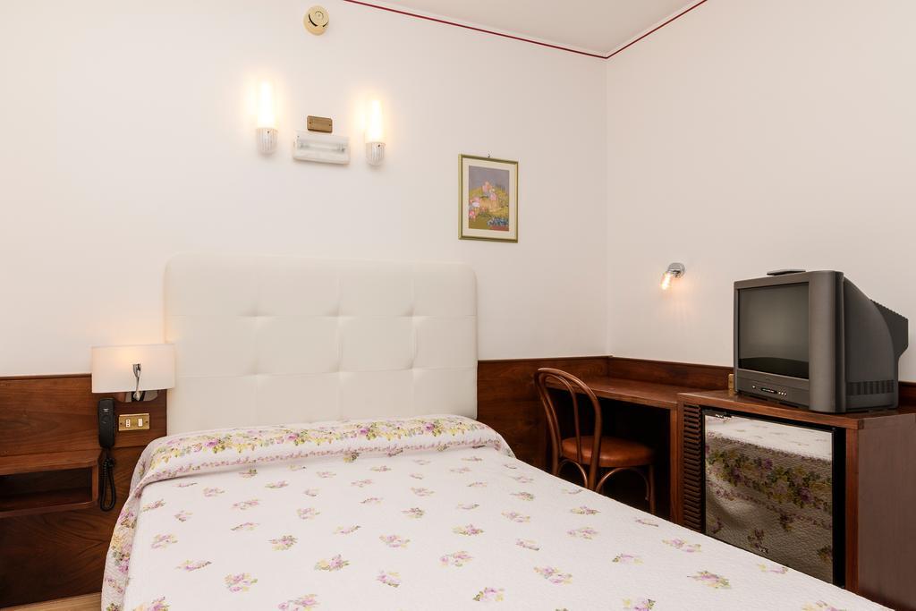 Camera Matrimoniale con Letto Queen-Size
