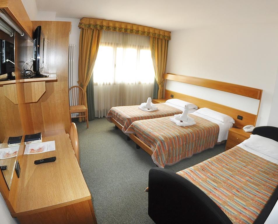 Comfort Triple Room,446330436:JPEG