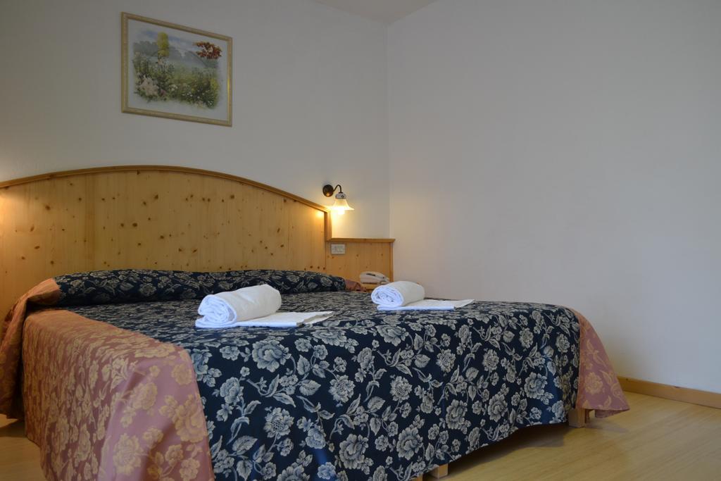 Double or Twin Room,1580527889:JPEG