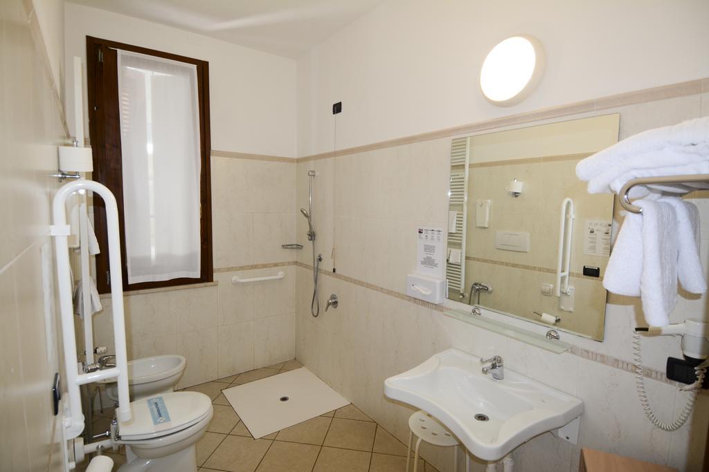 Triple Room,1551914905:JPEG