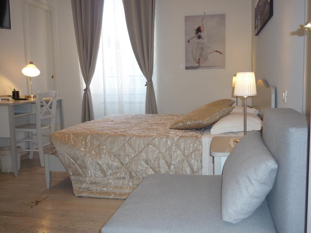 Deluxe Double or Twin Room City View