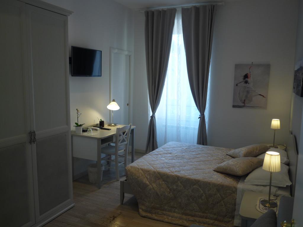 Deluxe Double or Twin Room City View