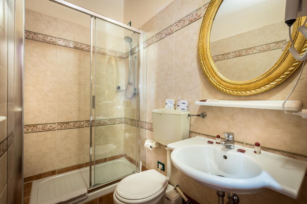 Deluxe Single Room,463441068:JPEG
