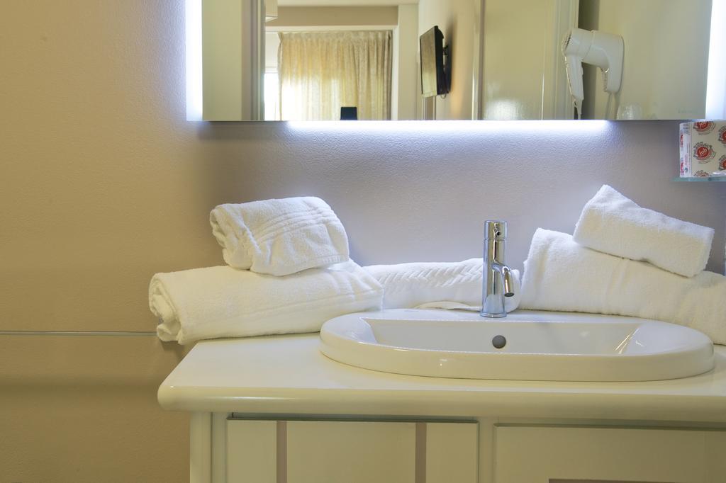 Two-Bedroom Suite,642714525:JPEG