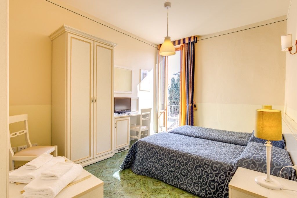 Tweepersoonskamer met 1 of 2 Bedden en Eigen Badkamer