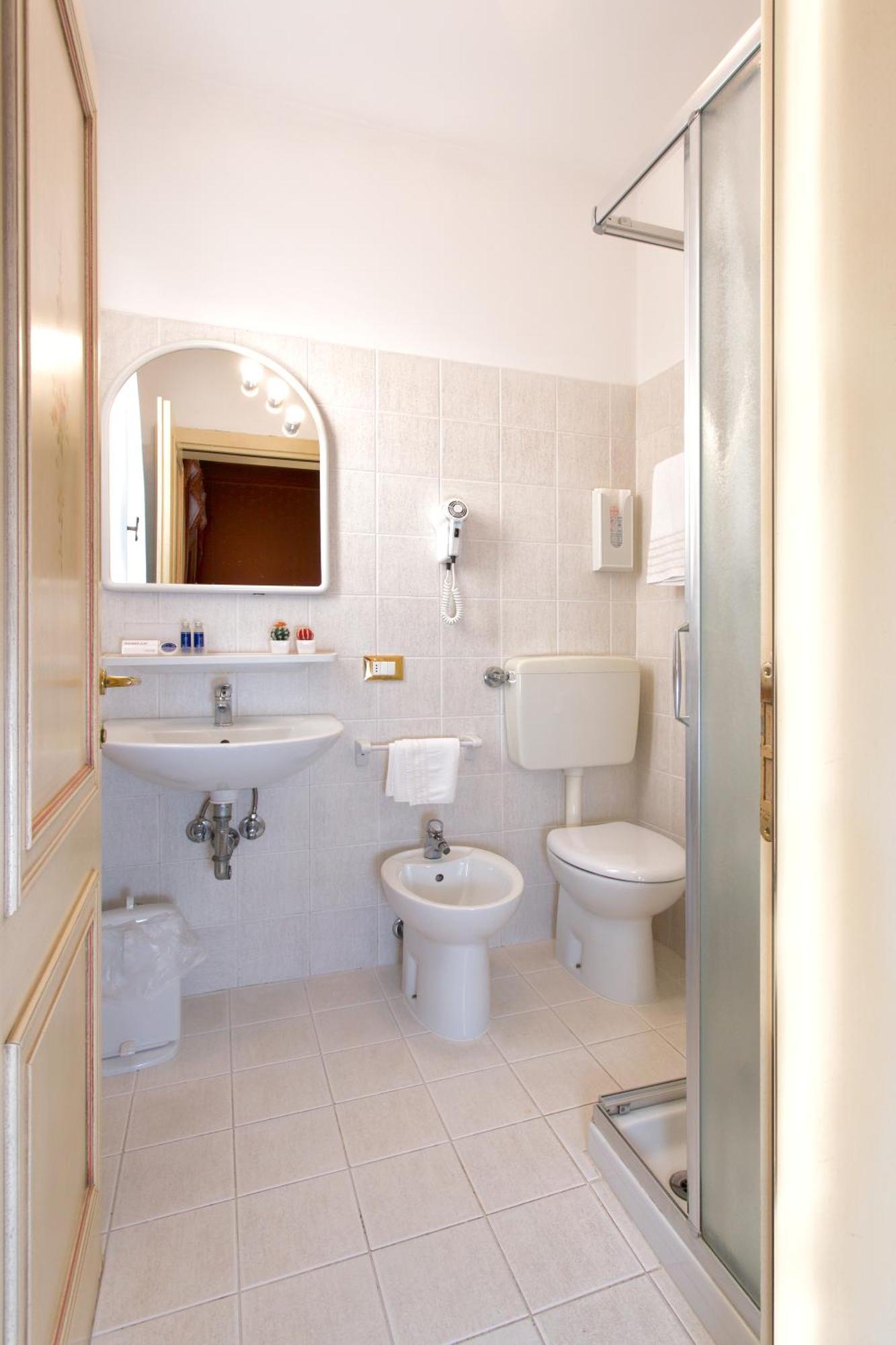 Single Room,843249959:JPEG