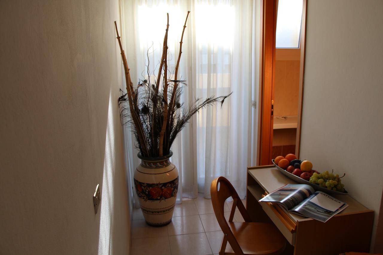 Double or Twin Room,507474672:JPEG