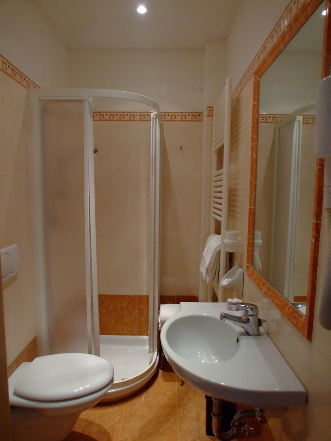 Family Room,1175662075:JPEG