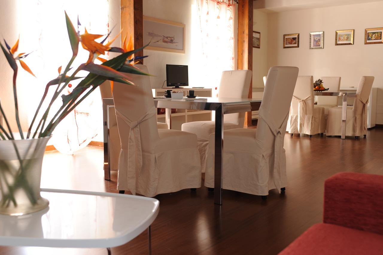 Triple Room - Split Level,511450845:JPEG
