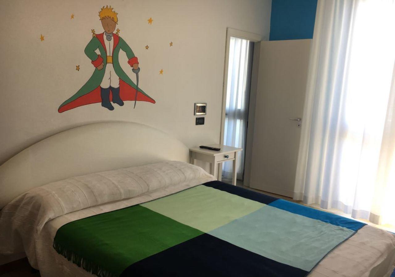 Small Double or Twin Room,1040188807:JPEG