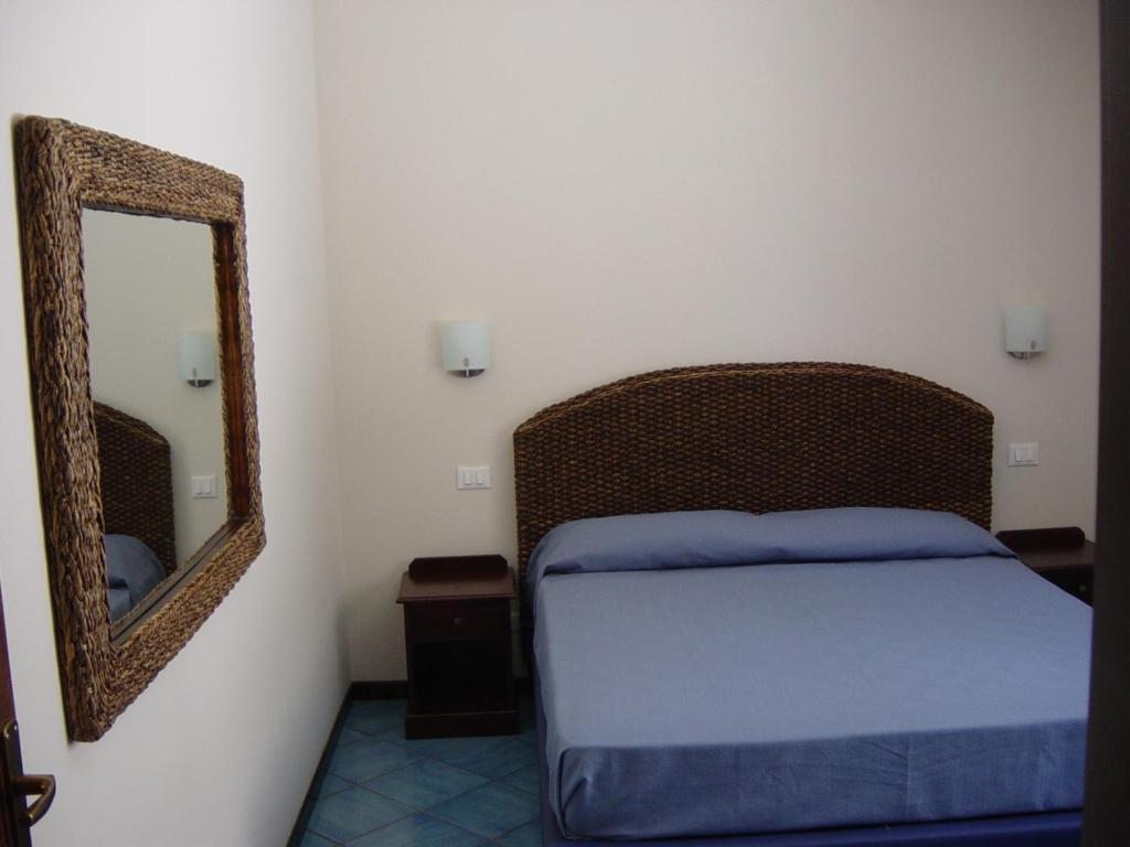 Large One-Bedroom Apartment Sea View