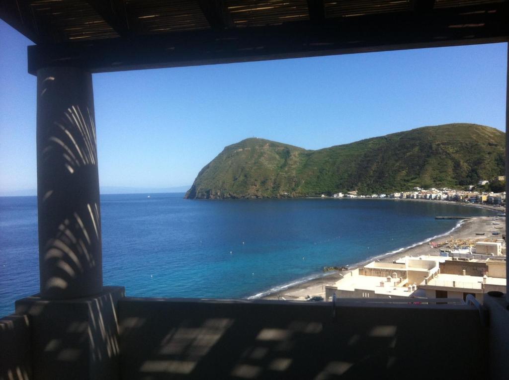 One-Bedroom Apartment Sea View