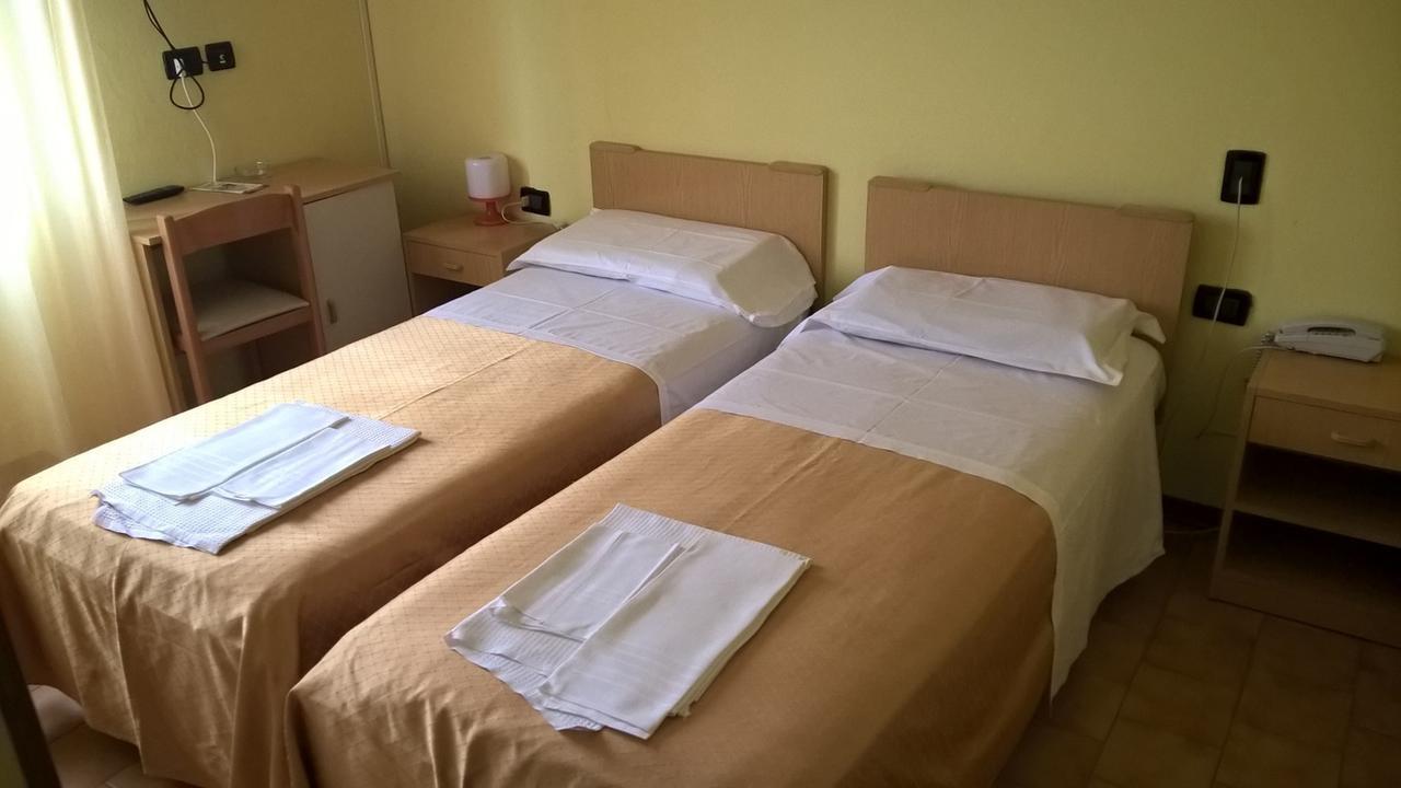 Camera Doppia con Letti Singoli