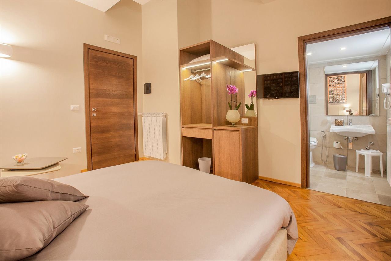 Classic Double Room,526516926:JPEG