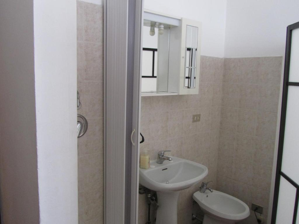 Double or Twin Room with Shared Bathroom,52790806:JPEG