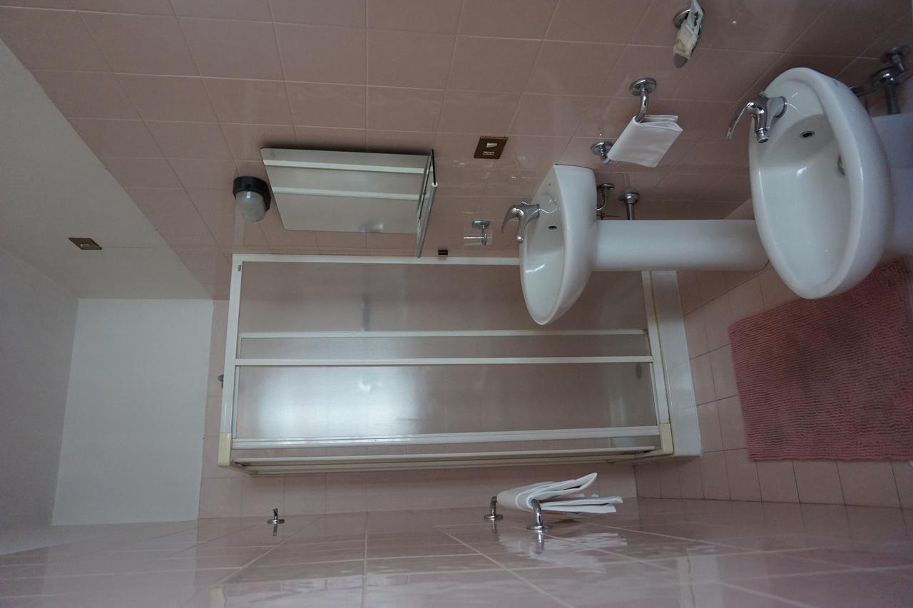 Single Room,1237871647:JPEG