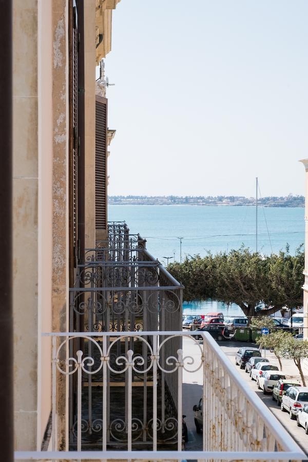 Superior Deluxe Double or Twin Room,712974163:JPEG