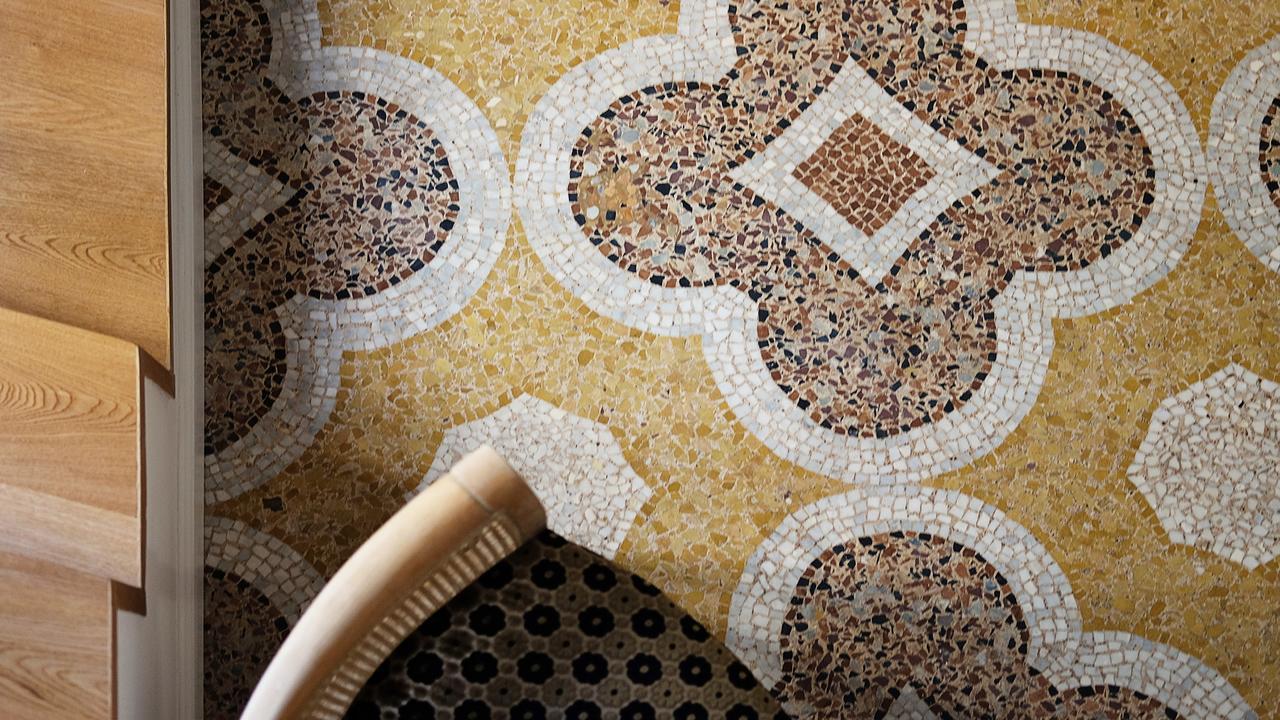 Suite,823018556:JPEG