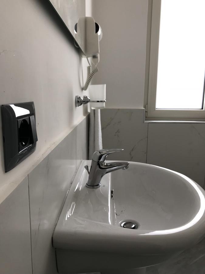 Deluxe Double Room with Extra Bed,537540576:JPEG