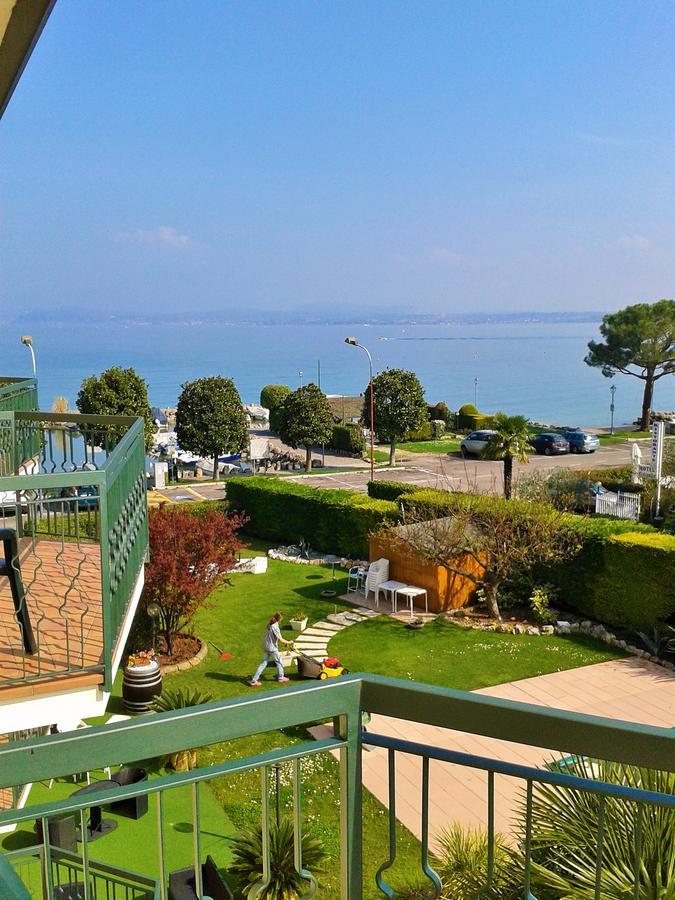 Triple Room with Balcony and Lake View,643400604:JPEG