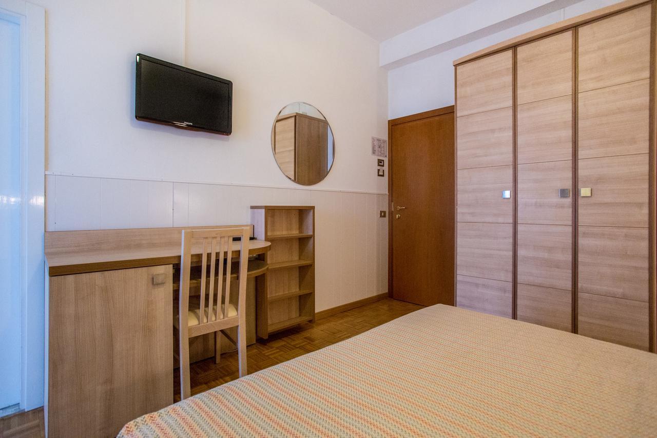 Triple Room,560172300:JPEG