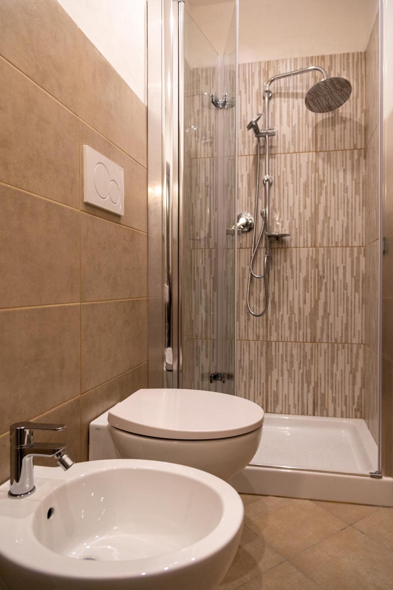 Chambre Double ou Lits Jumeaux avec Salle de Bains Privative Externe