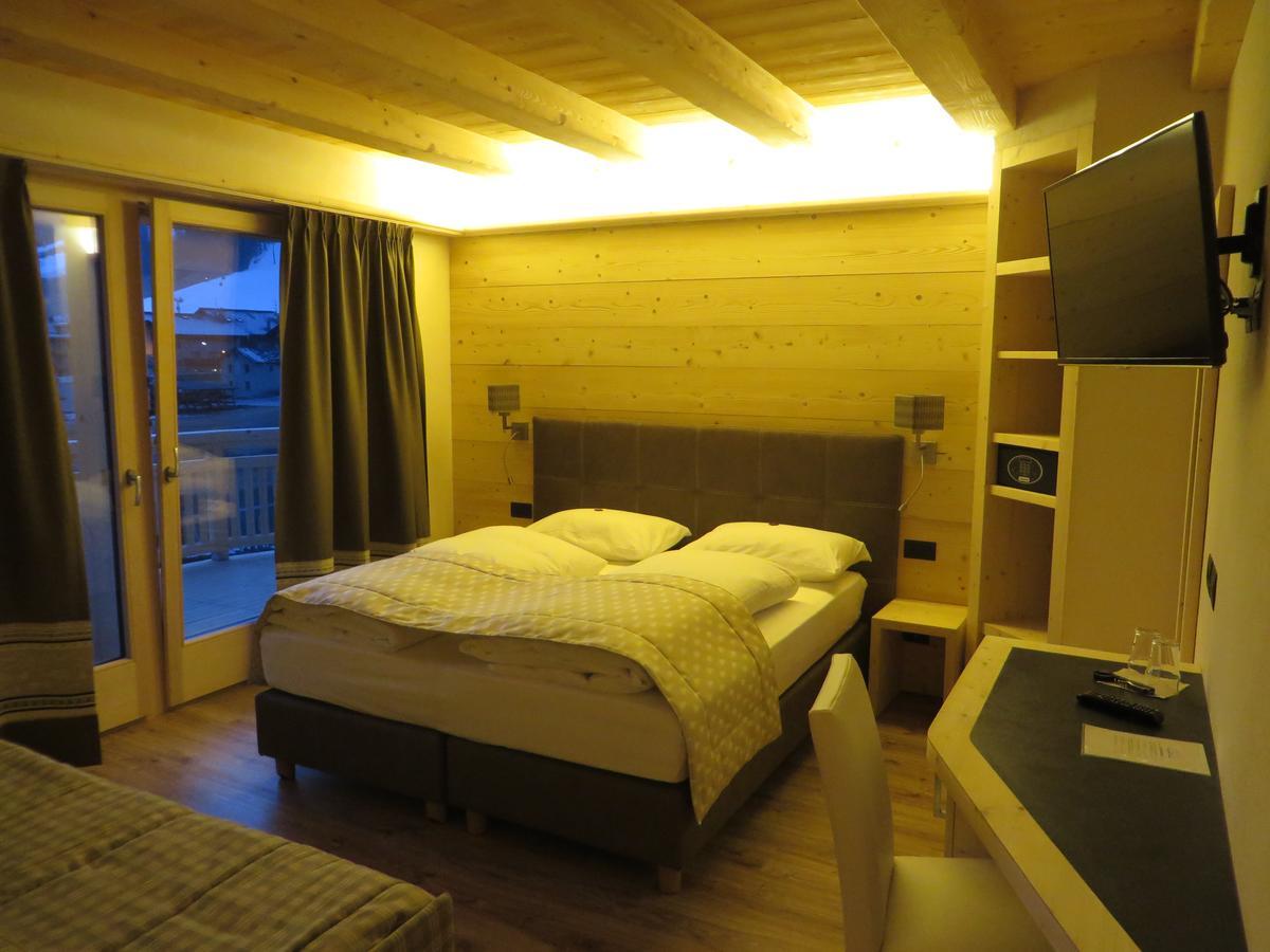 Camera Matrimoniale/Doppia con Letti Singoli con Letto Supplementare