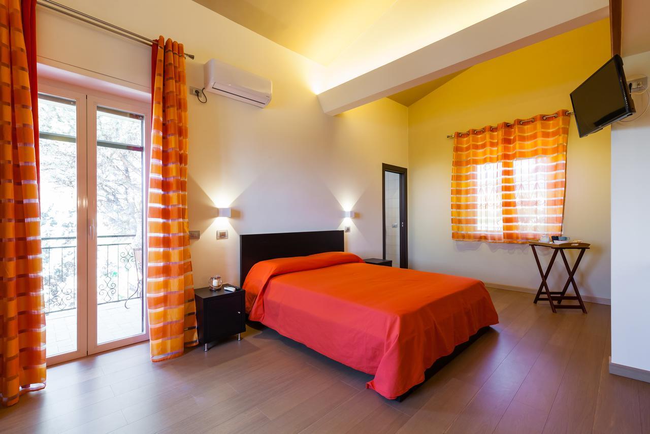 Deluxe Double or Twin Room with Pool View,579486036:JPEG