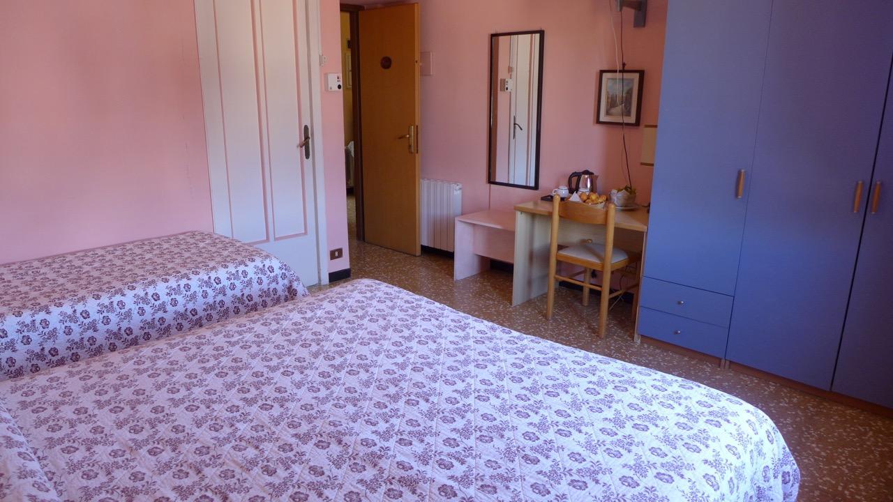 Standard Single Room Shower