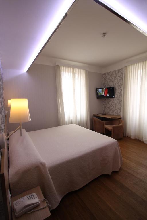 Double or Twin Room,508538262:JPEG