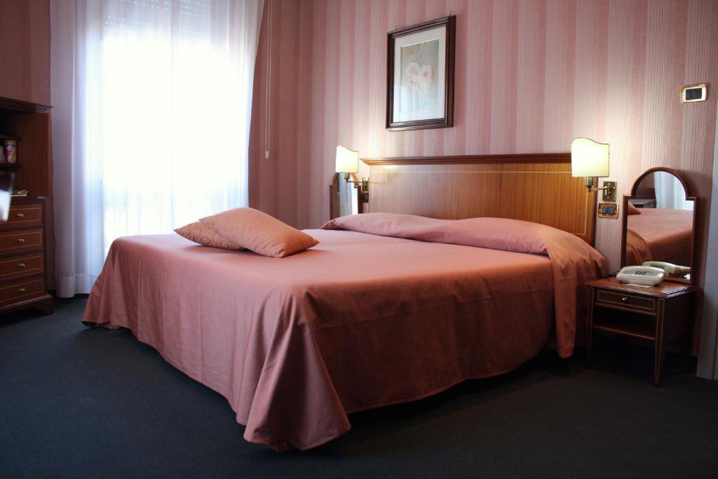 Double or Twin Room Sea View,1216314718:JPEG