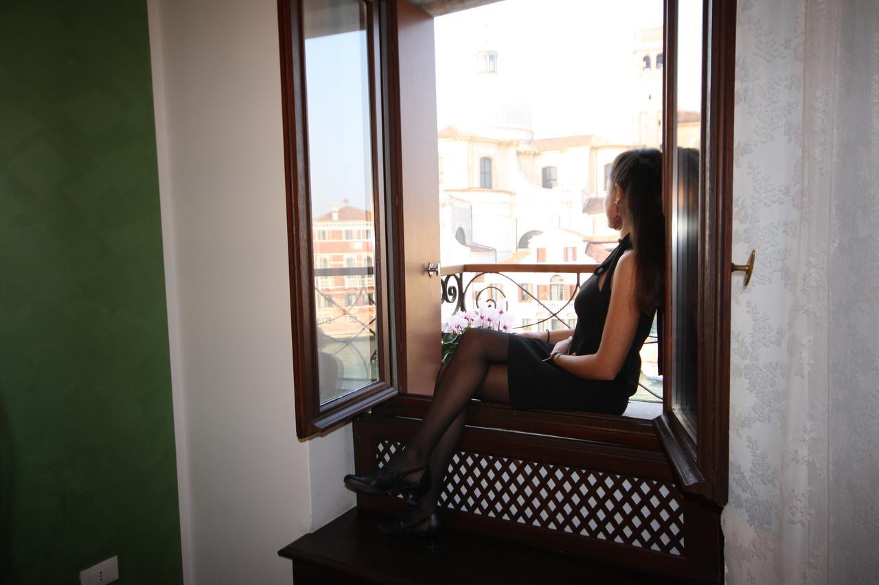Apartament typu Junior Suite z widokiem na Canal Grande