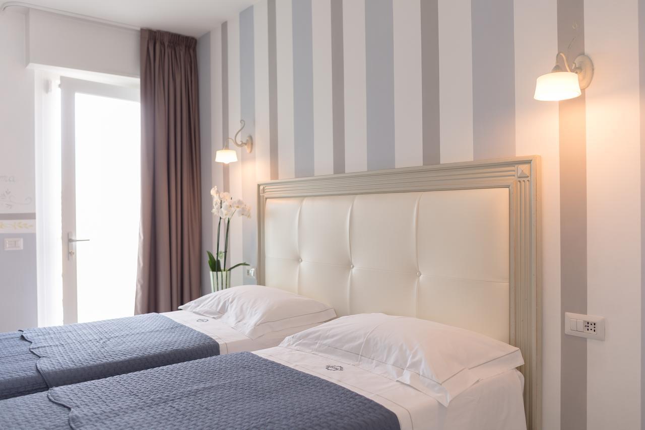 Budget Twin Room,613546180:JPEG