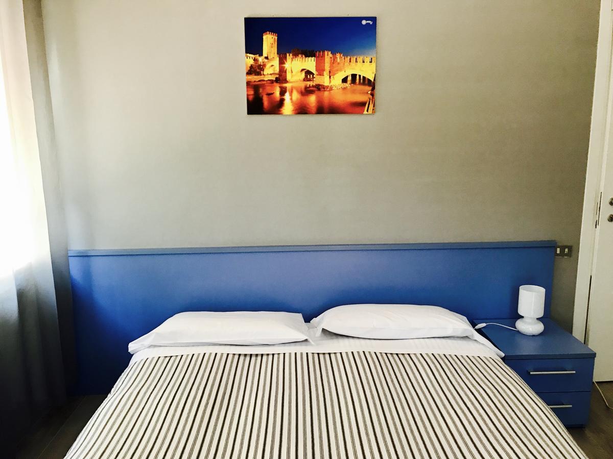 Double or Twin Room,613989775:JPEG