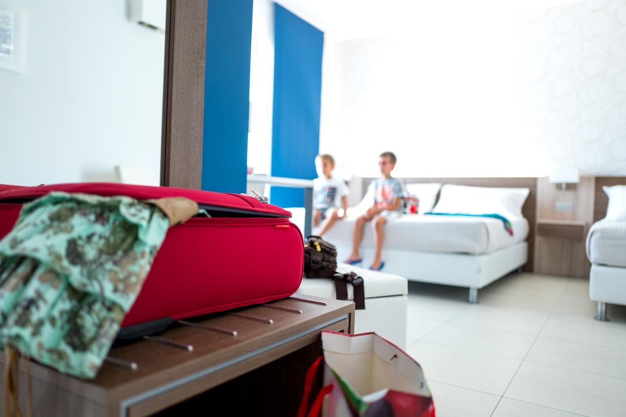 Double or Twin Room - Disability Access,1676780035:JPEG