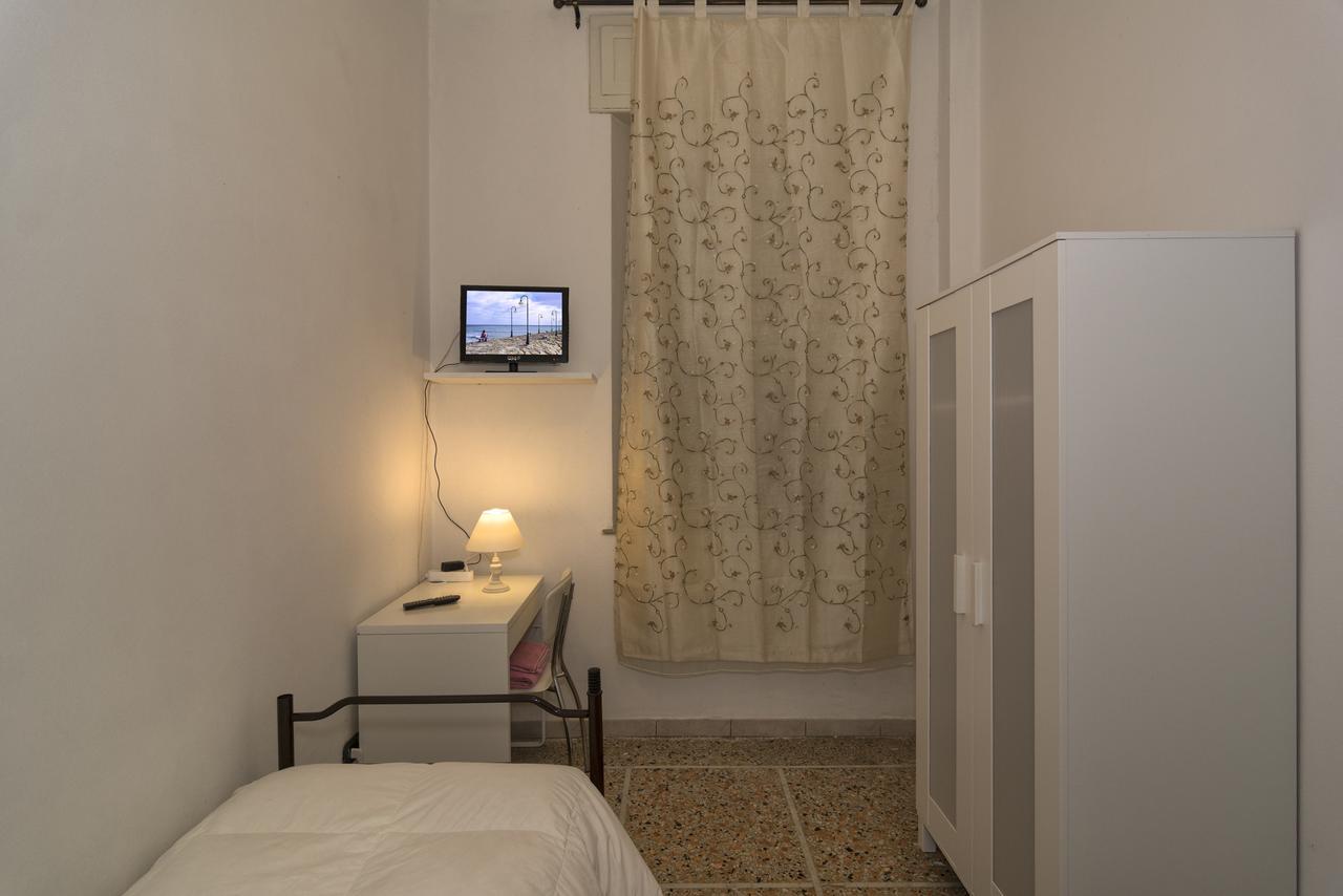 Single Room,614306170:JPEG