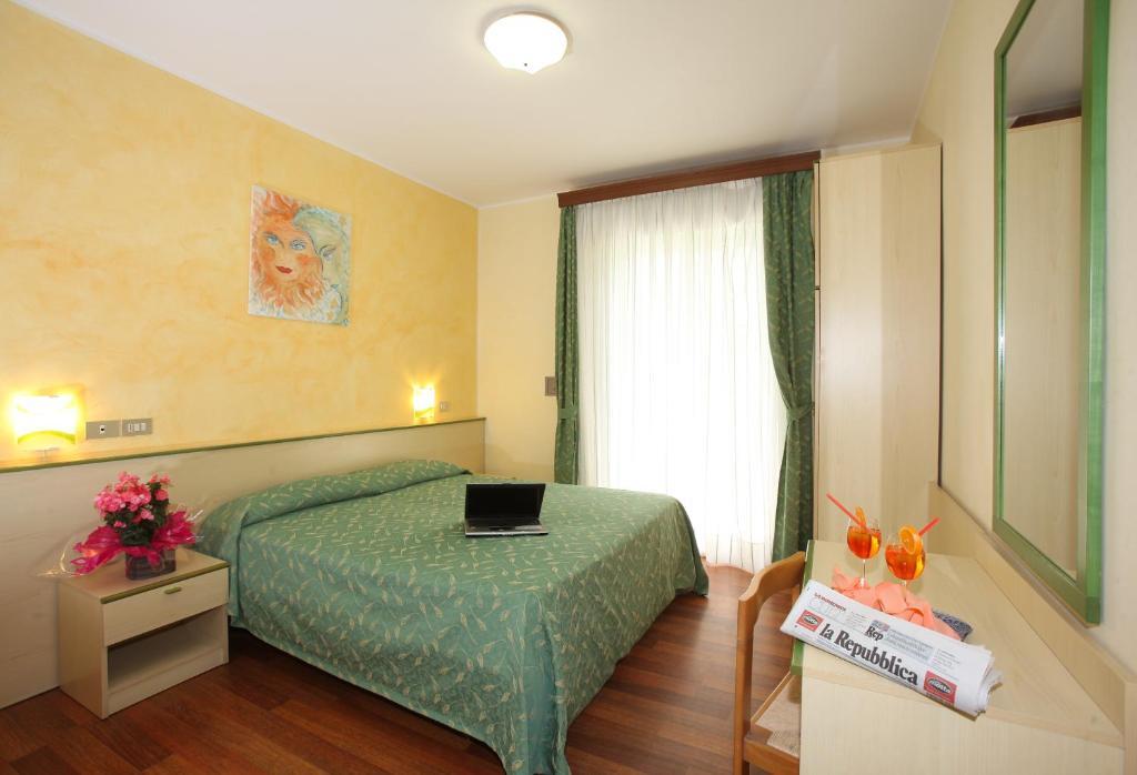 Triple Room,62118139:JPEG
