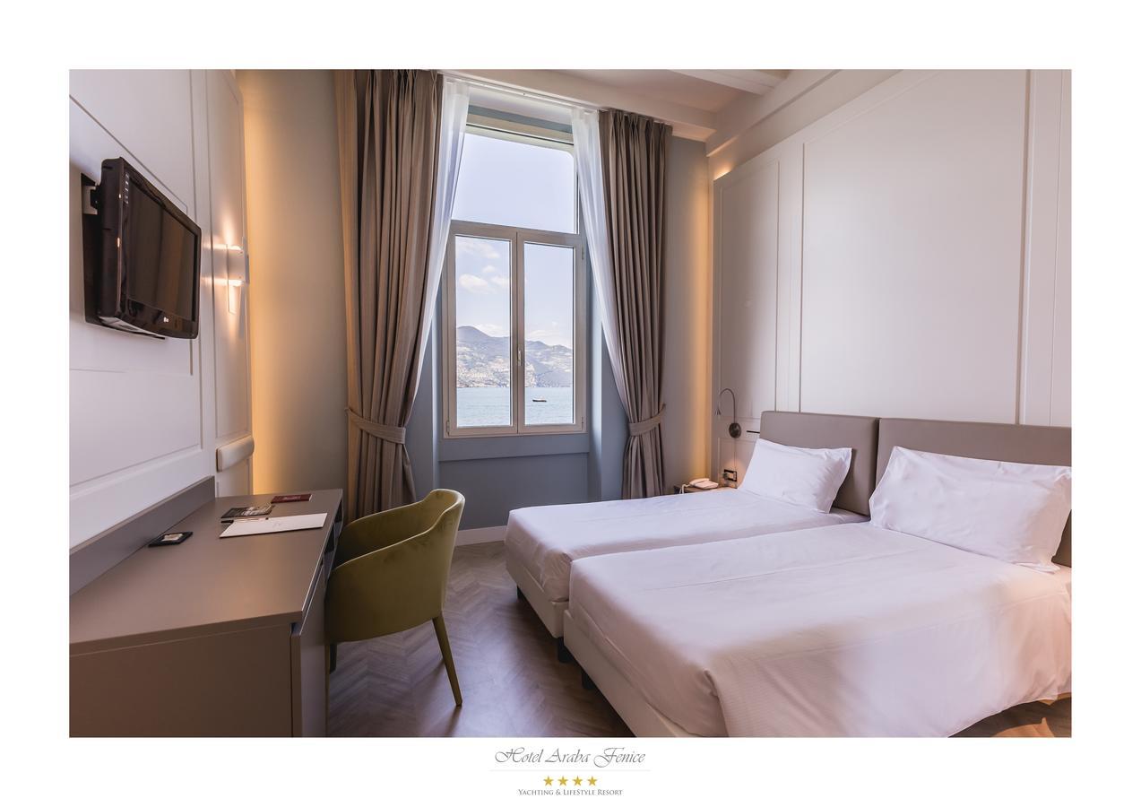Deluxe Double or Twin Room Lake View
