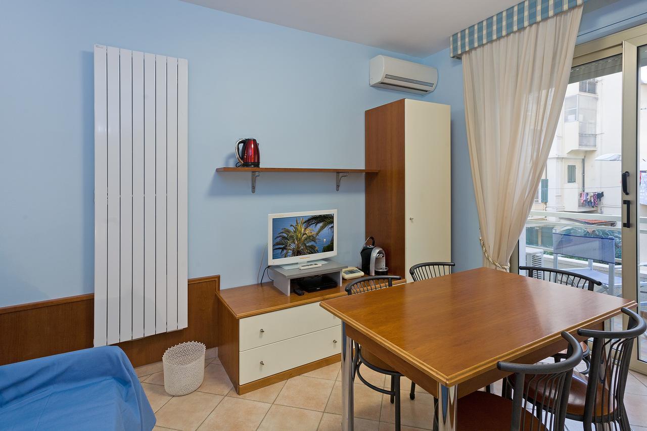 Large One-Bedroom Apartment,630350478:JPEG