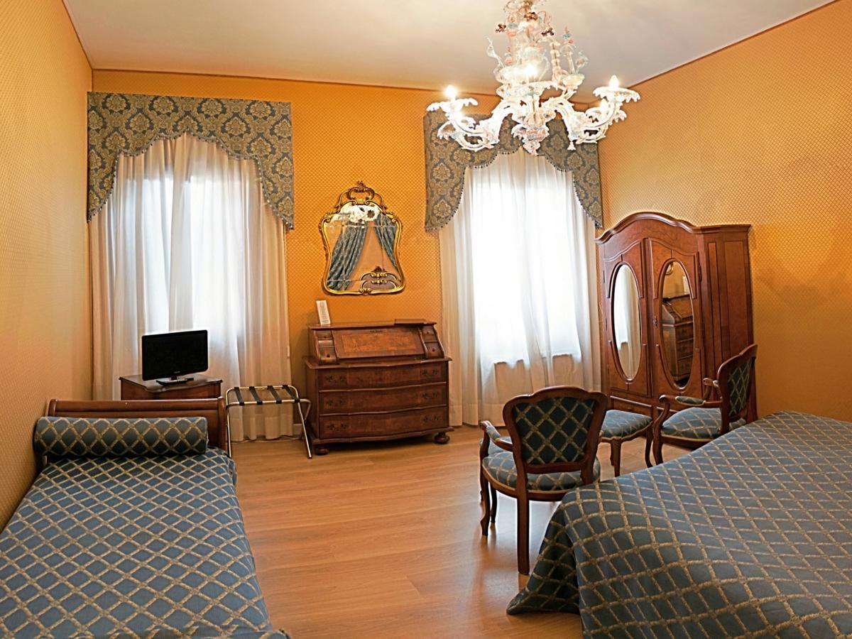 Apartament typu Junior Suite z widokiem na kanał