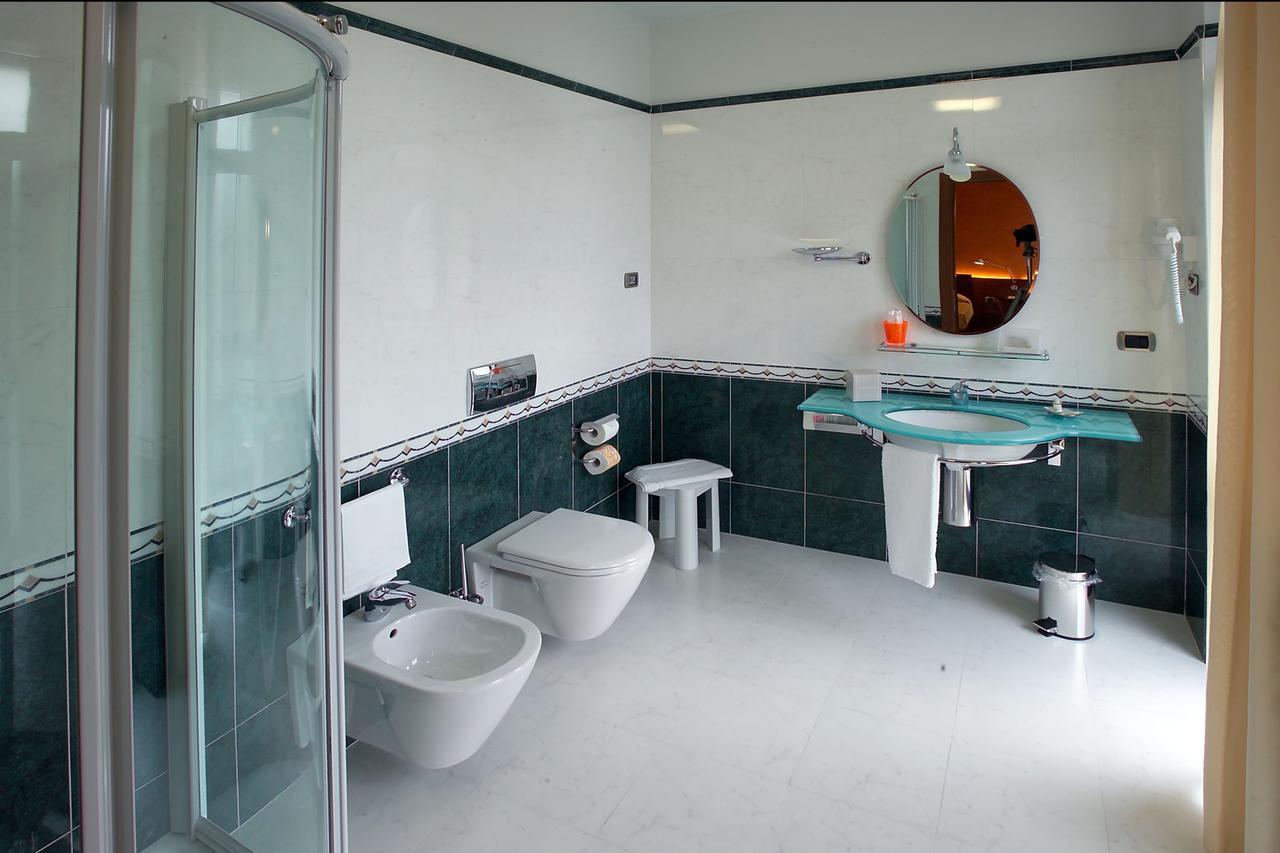 Double Room,1770839777:JPEG