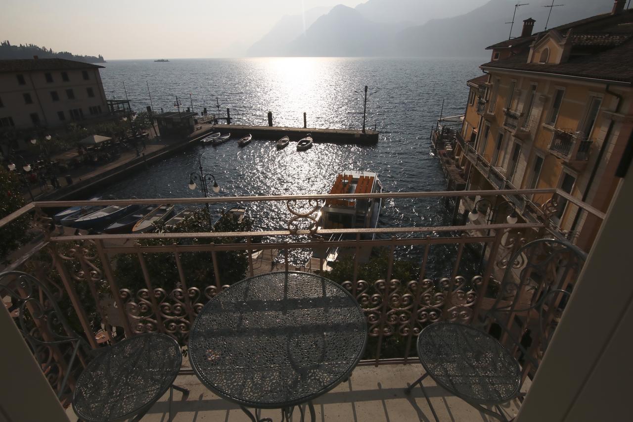 Appartamento Deluxe con 2 Camere da Letto, Balcone e Vista Lago