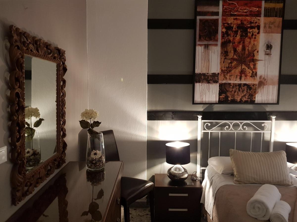 Standard Single Room with Shared Bathroom