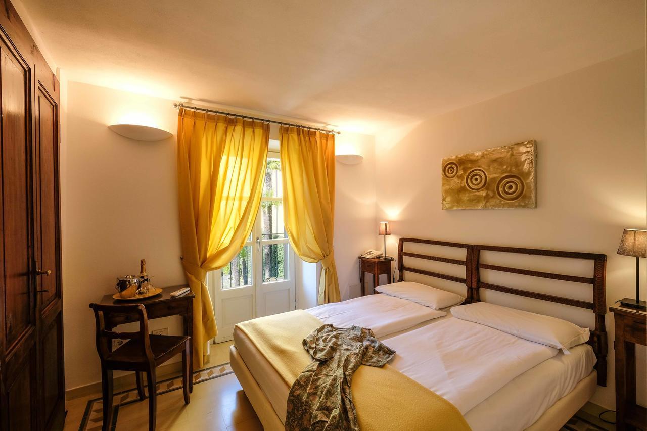 Double or Twin Room with Partial Lake View,632594244:JPEG