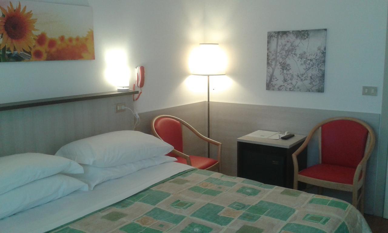 Double or Twin Room with Balcony,633108792:JPEG