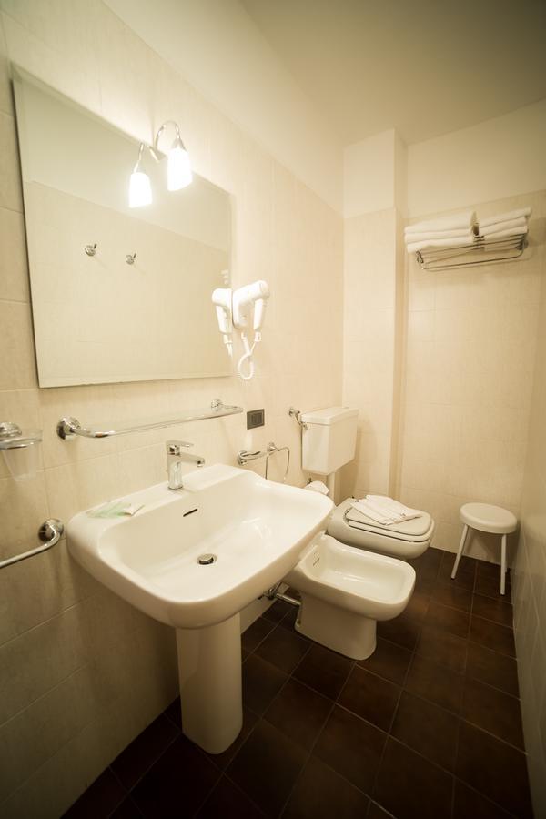 Single Room,634226415:JPEG