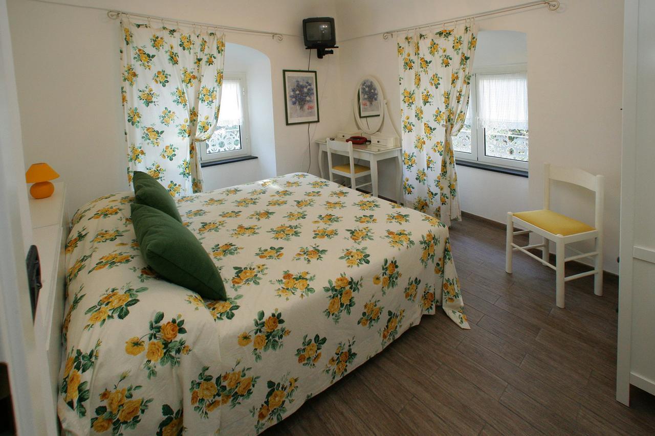 Family Room,1554258361:JPEG